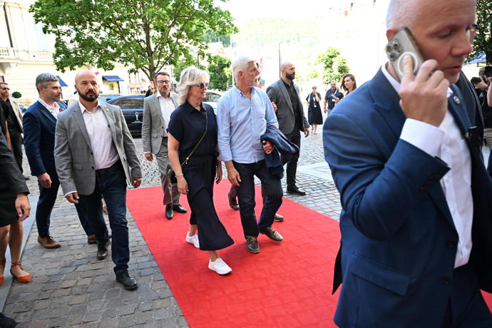 FOTO: Manželé Pavlovi na červeném koberci. – stránka 29