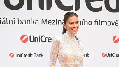 FOTO: Andrea Bezděková na party UniCredit Bank ve Varech.