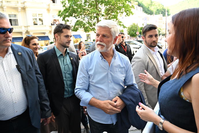 FOTO: Prezident Petr Pavel byl velmi uvolněný. – stránka 671