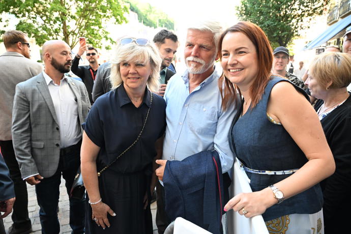 FOTO: Manželé Pavlovi se s fanoušky vyfotili. – stránka 27