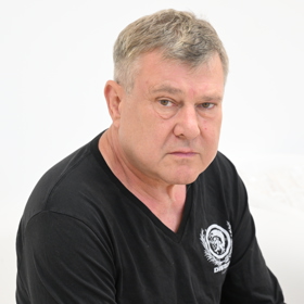 Jiří podstoupil zákrok kvůli vrozeným očním pytlům, které ho dlouho trápily.
