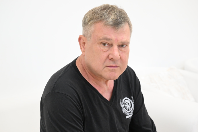 FOTO: Jiří podstoupil zákrok kvůli vrozeným očním pytlům, které ho dlouho trápily. – stránka 1