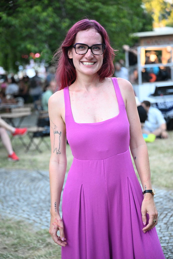 FOTO: Markéta Gregorová v růžovém. – stránka 1