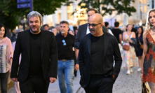 Americký herec Jeffrey Wright si užíval večer.