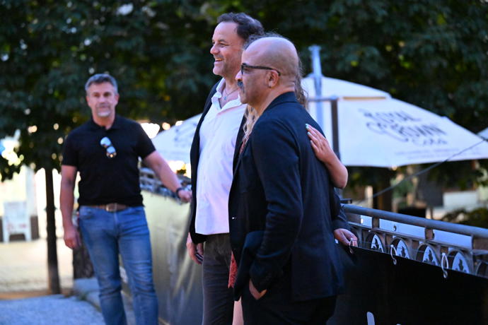 FOTO: Jeffrey Wright neodmítl focení. – stránka 32