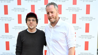 FOTO: Herec Jesse Eisenberg ve Varech.