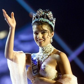 Vítězka Miss World 2000, Indka Priyanka Chopra.