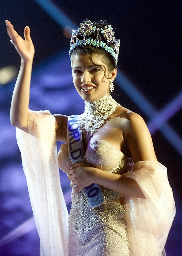 FOTO: Vítězka Miss World 2000, Indka Priyanka Chopra. – stránka 2