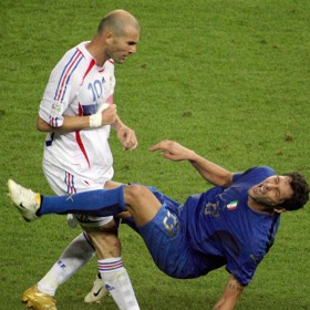 Zinédine Zidane dal hlavičku Materazzimu.