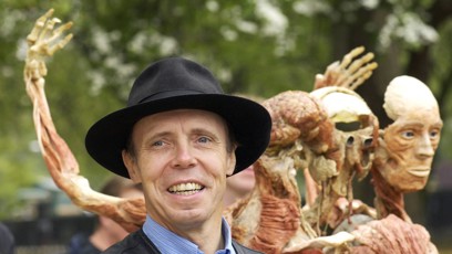 FOTO: Gunther von Hagenz se svými těly.
