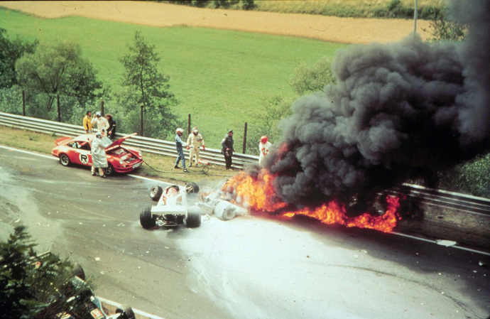 FOTO: Niki Lauda přežil děsivou nehodu. – stránka 2