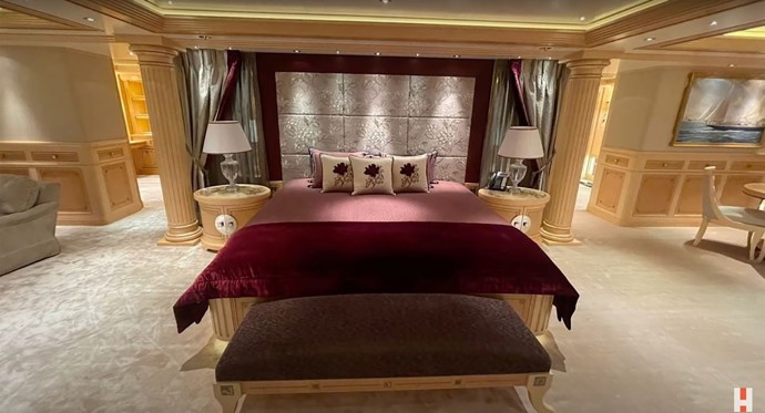 FOTO: Luxusní jachta Graceful v hodnotě zhruba 100 milionů eur je spojována s ruským prezidentem Vladimirem Putinem. – stránka 4