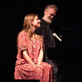 Zpěvák Glen Hansard s Markétou Irglovou.