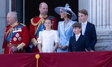 Britská královská rodina na každoroční akci Trooping the Colour, která slouží jako oficiální oslava narozenin panovníka.