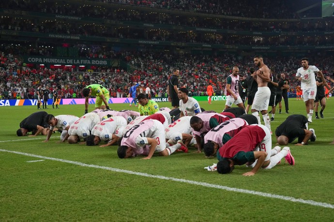 FOTO: Maroko se před penaltami pomodlili. – stránka 12