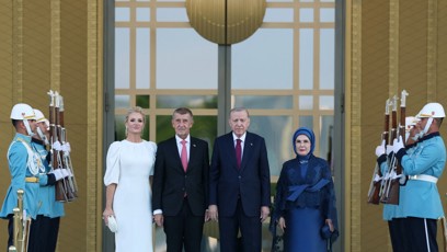 FOTO: Andrej Babiš s manželkou Monikou, tureckým prezidentem a jeho chotí.