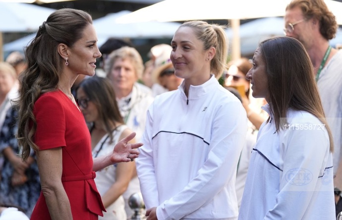 FOTO: Kate Middleton rozdávala úsměvy. – stránka 5