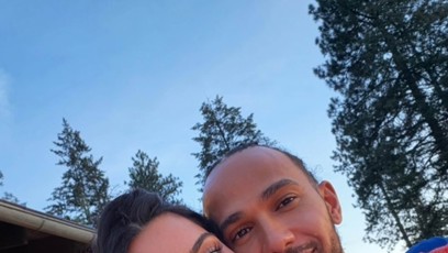 FOTO: Lewis Hamilton už lásku ke Kim Kardashian neskrývá.