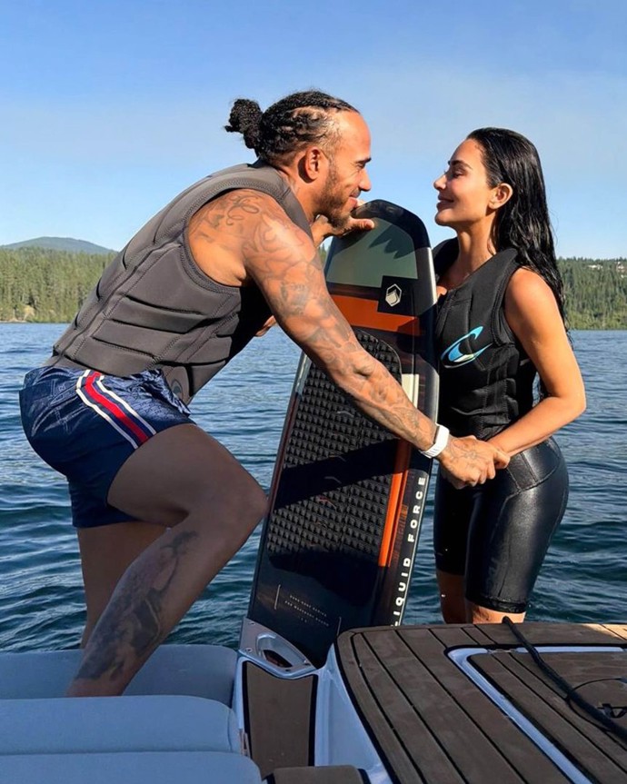 FOTO: Lewis Hamilton už lásku ke Kim Kardashian neskrývá.