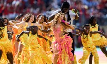 Shakira to během halftime show rozjela.