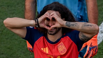FOTO: Marc Cucurella poslal fanouškům srdce.