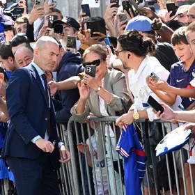 Zinédine Zidane má spoustu fanoušků.