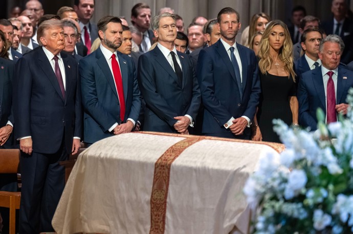 FOTO: Donald Trump na pohřbu Lindsey Grahama – stránka 1