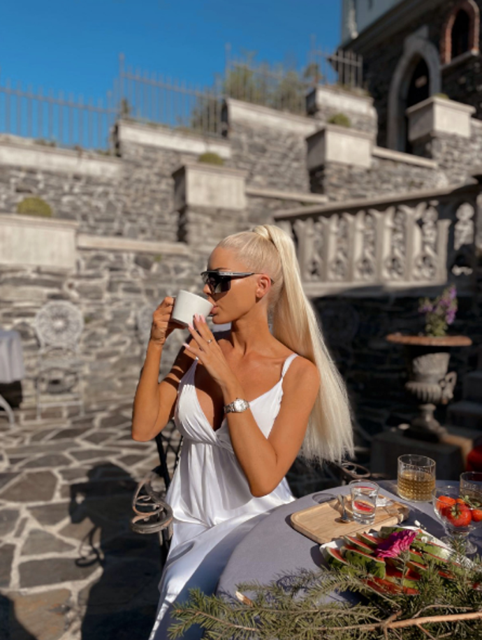 FOTO: Monika Naomi na Hradě Kunzov.