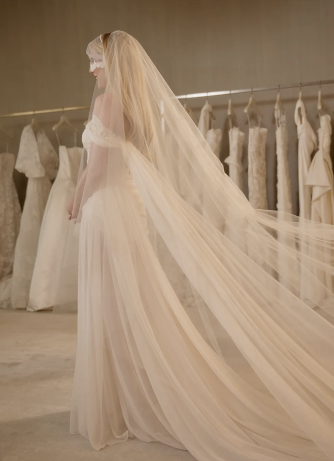 FOTO: Emma Roberts v krásných svatebních šatech. – stránka 4