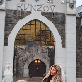 Lela na hradě Kunzov.