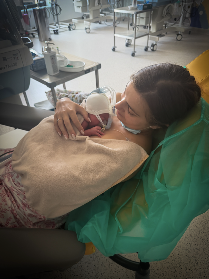 FOTO: Dominika Stará se stala potřetí maminkou. Syn přišel na svět předčasně.