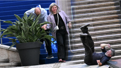 FOTO: Zrádné schody potrápily nejednoho hosta.