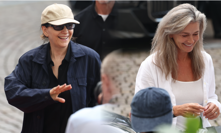 Utajená Juliette Binoche i božská Pavlína Pořízková s manželem. Do Varů přijely další světové hvězdy