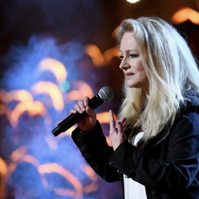 Zpěvačka Bonnie Tyler náhle zemřela.
