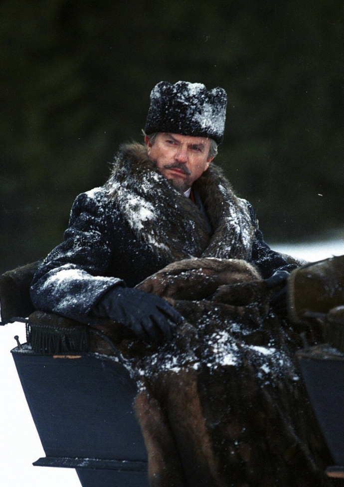 FOTO: Sam Neill ve filmu Doktor Živago. – stránka 1