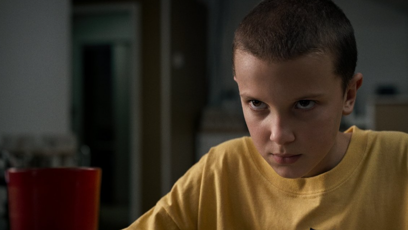FOTO: Millie Bobby Brown jako Eleven v první řadě seriálu Netflixu.