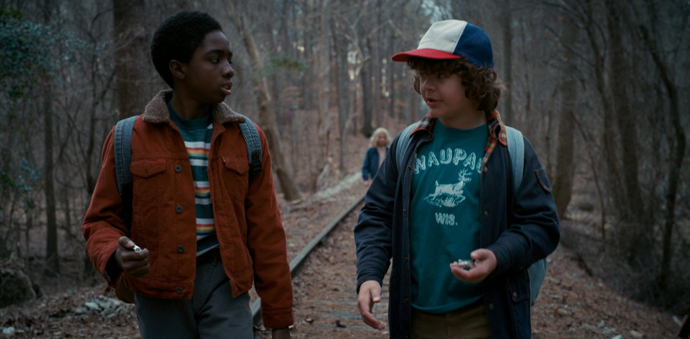 FOTO: Caleb McLaughlin a Gaten Matarazzo v první řadě seriálu Netflixu. – stránka 1
