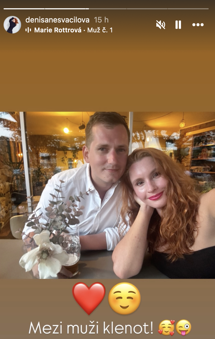 FOTO: Denisa Nesvačilová je vedle partnera šťastná. – stránka 2