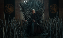 Emma D'Arcy jako královna Rhaenyra ve třetí řadě seriálu Rod Draka.