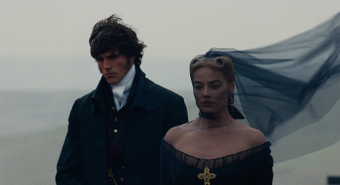 FOTO: Margot Robbie a Jacob Elordi ve filmu Bouřlivé výšiny.