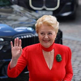 Magda Vášáryová při přijezdu na červený koberec.