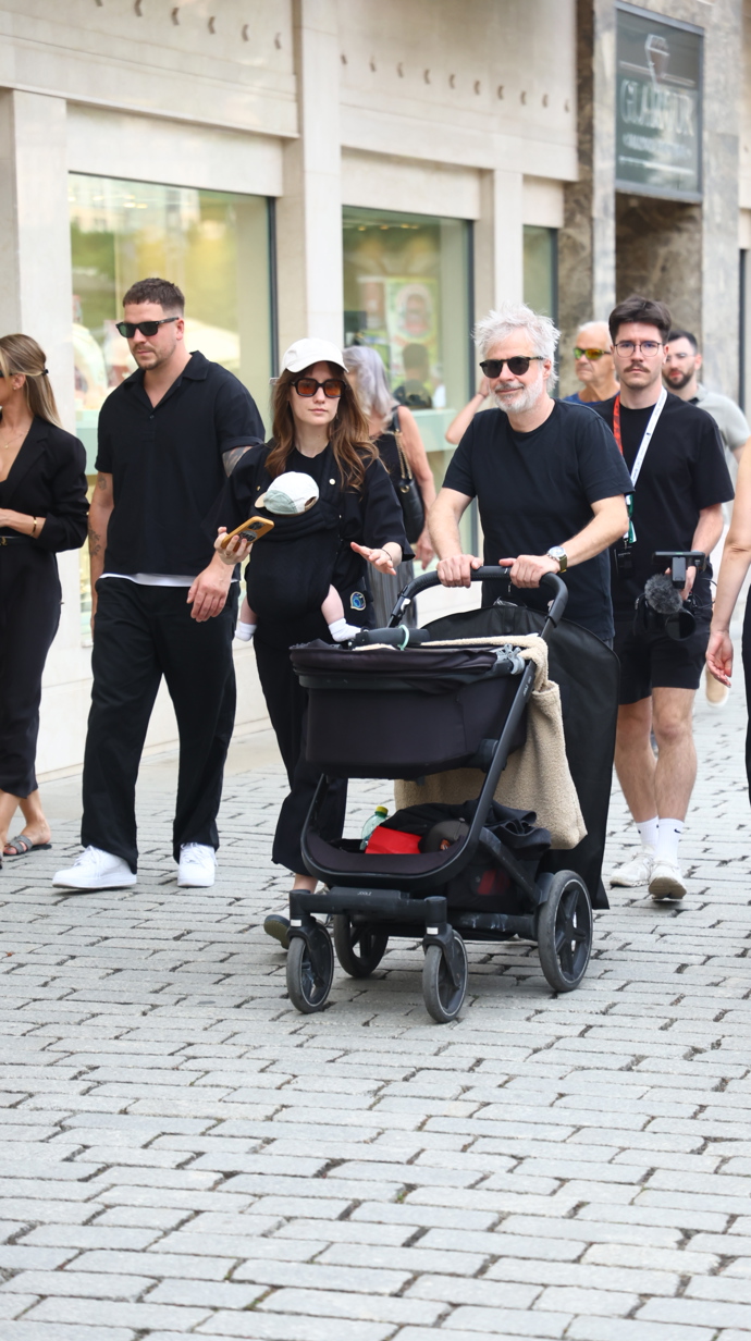 FOTO: Eliška Křenková poprvé veřejně po boku partnera. – stránka 4