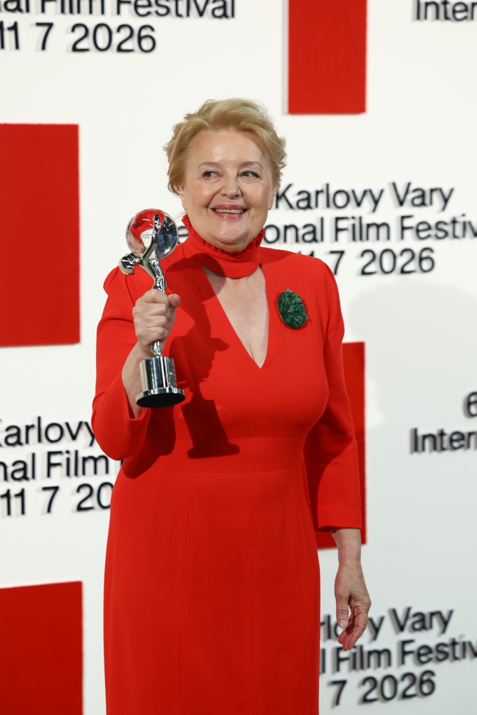 FOTO: Herečka Magda Vašáryová zapózovala s cenou. – stránka 1