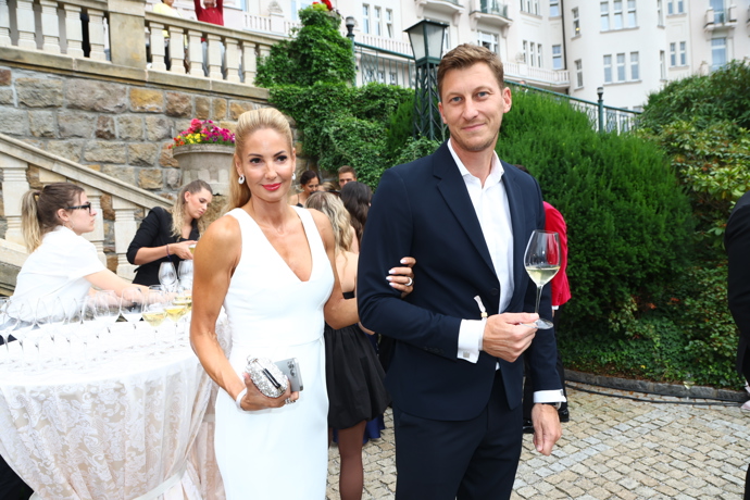 FOTO: Tereza Barošová s partnerem na Progresus party. – stránka 961