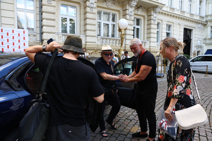 FOTO: Harvey Keitel přijel do Karlových Varů. – stránka 12