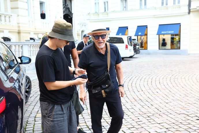 FOTO: Harvey Keitel ve Varech. – stránka 59