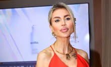 Lela Vémola je na váze 48 kilogramů.