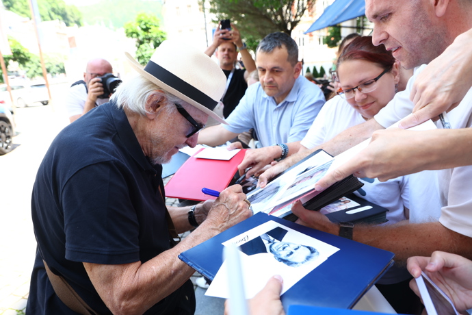 FOTO: Harvey Keitel rozdával podpisy. – stránka 4