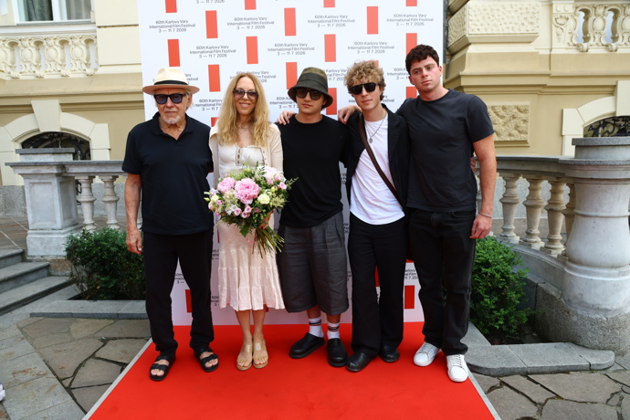 FOTO: Harvey Keitel je jednou ze světových hvězd která letos ozdobí karlovarský festival. – stránka 2