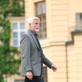 Petr Pavel je často kritiky označován jako "Pávek".